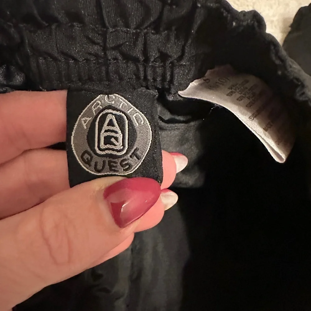 Arctic Quest stylish black